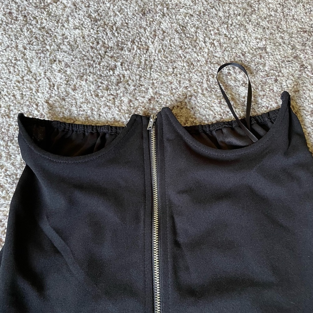Skirt with underwire detail
